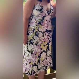 Dynamite Floral Satin Dress 👗